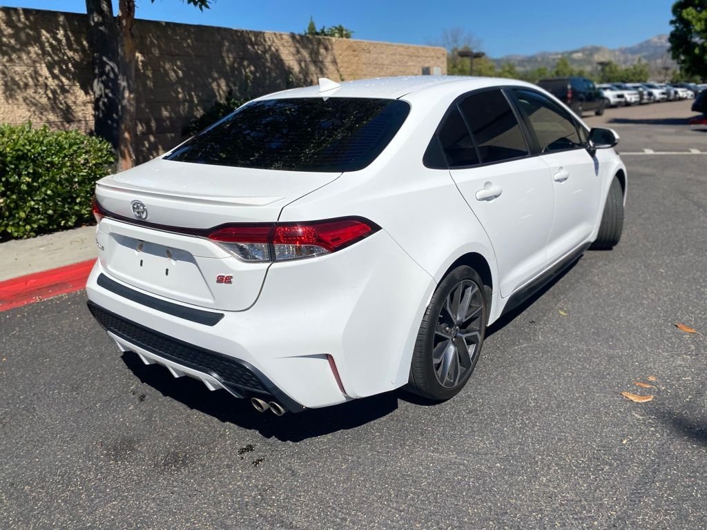 Used 2022  Toyota SE image 7