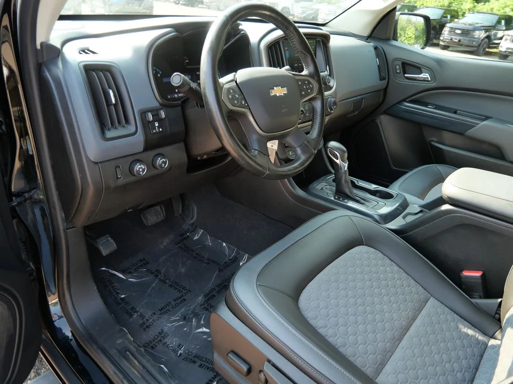 Certified Used 2022 Black Chevrolet Z71 image 3