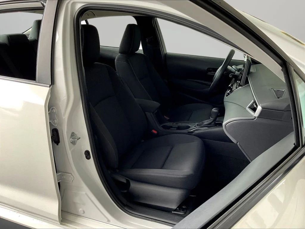 Used 2024 Ice Toyota LE image 30