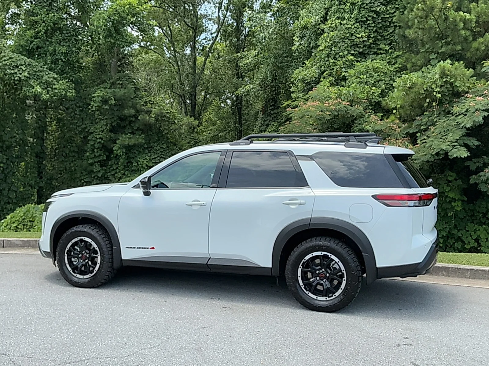 New 2026 Everest White Pearl Tricoat Nissan Rock Creek image 3