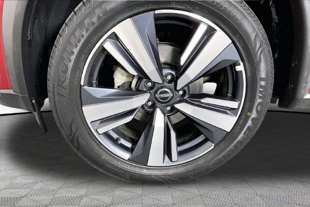Used 2023 Red Nissan SL image 30