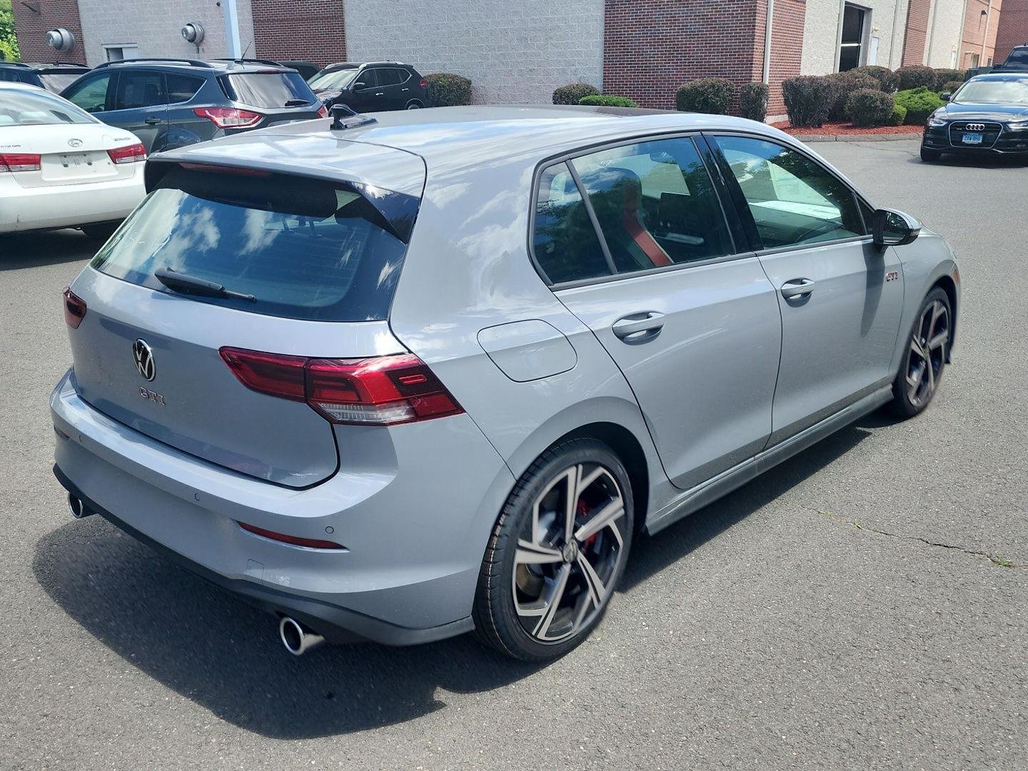 2026 Volkswagen Golf GTI SE - Photo 8
