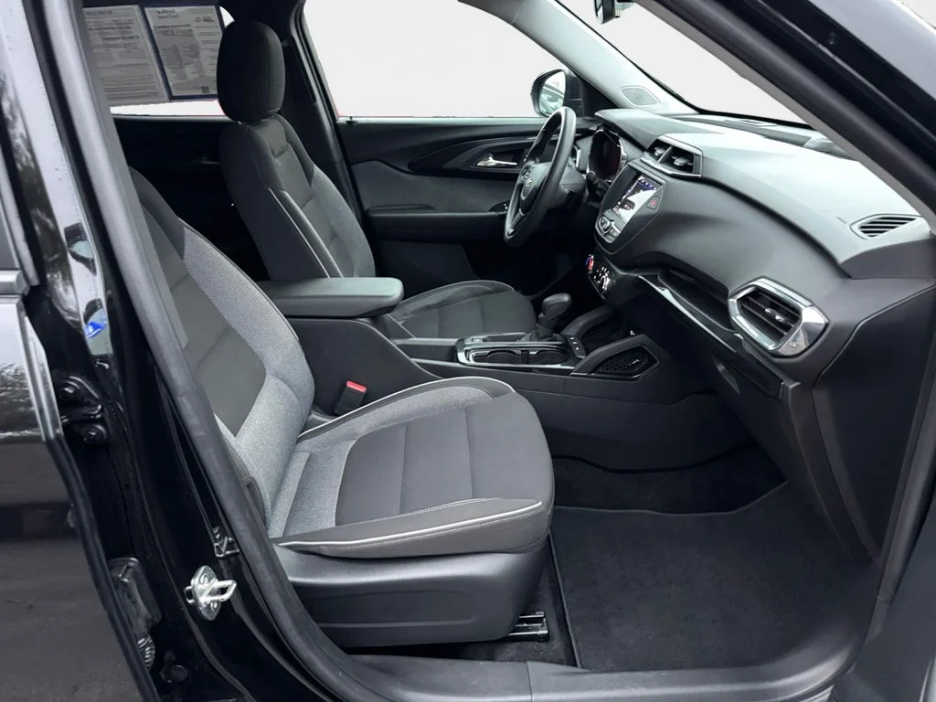 Used 2023 Mosaic Black Metallic Chevrolet LT image 19
