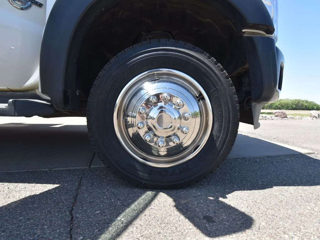 2014 Ford F-550 - Photo 25