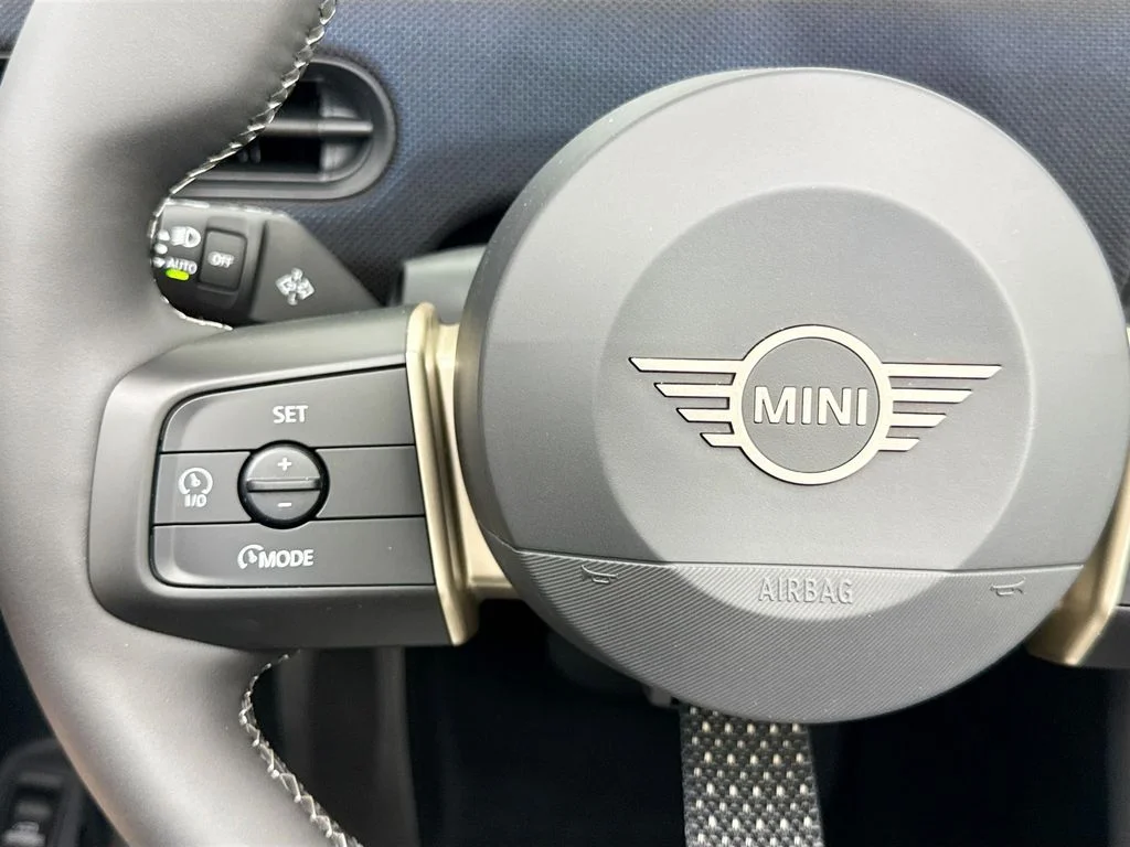 New 2026 Nanuq White Metallic MINI Signature Plus image 11