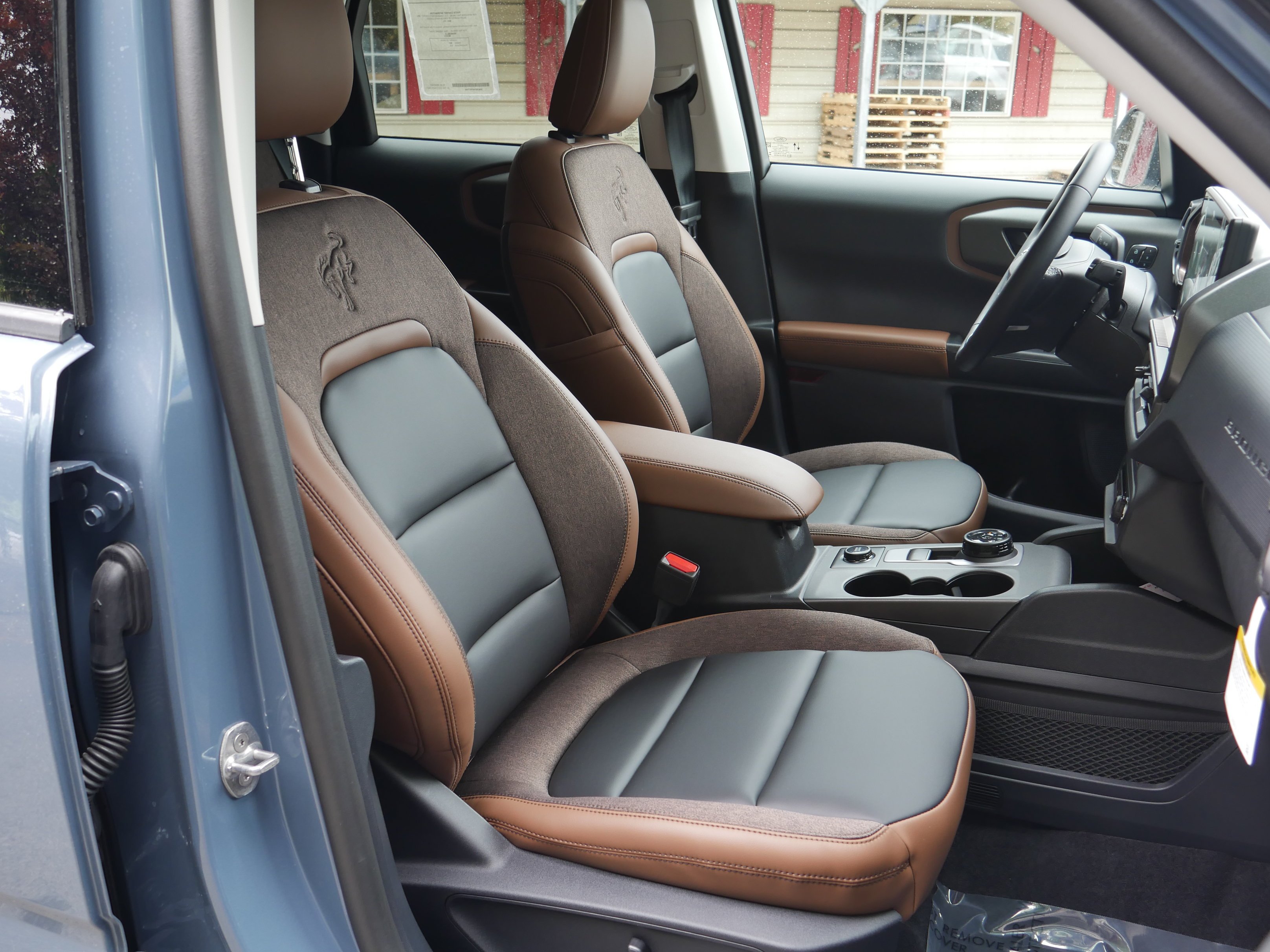 New 2026 Azure Gray Metallic Tri-Coat Ford Outer Banks® image 27