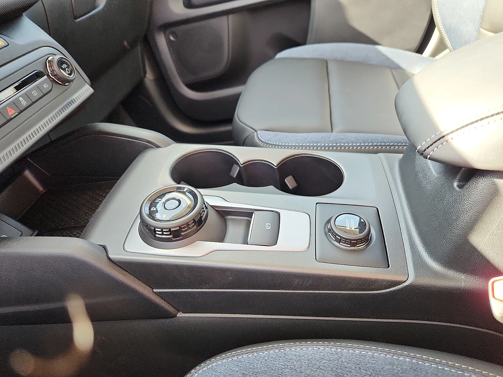 New 2026 Space White Metallic Ford Outer Banks® image 25