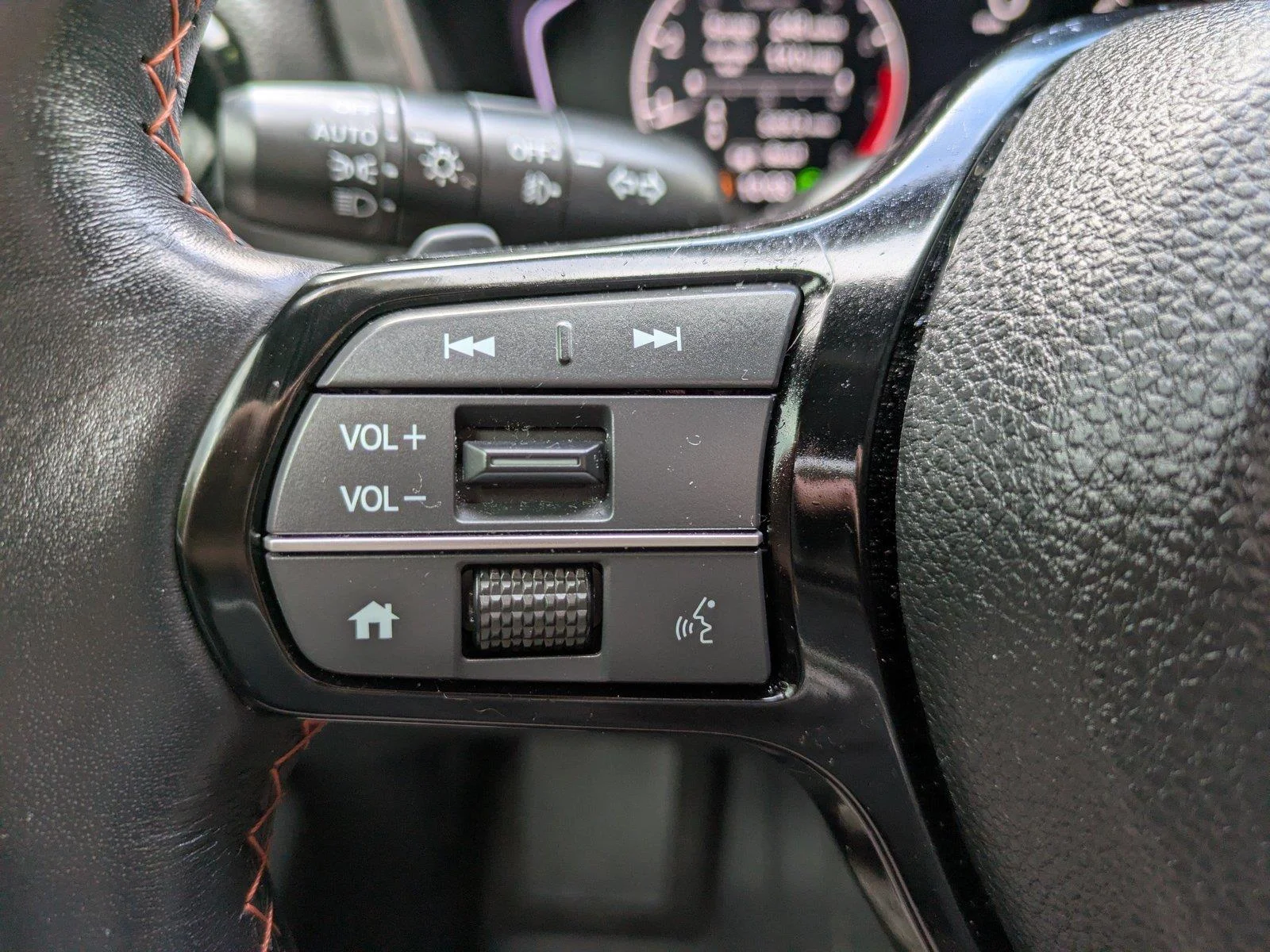 Used 2025 Diffused Sky Pearl Honda TrailSport image 25