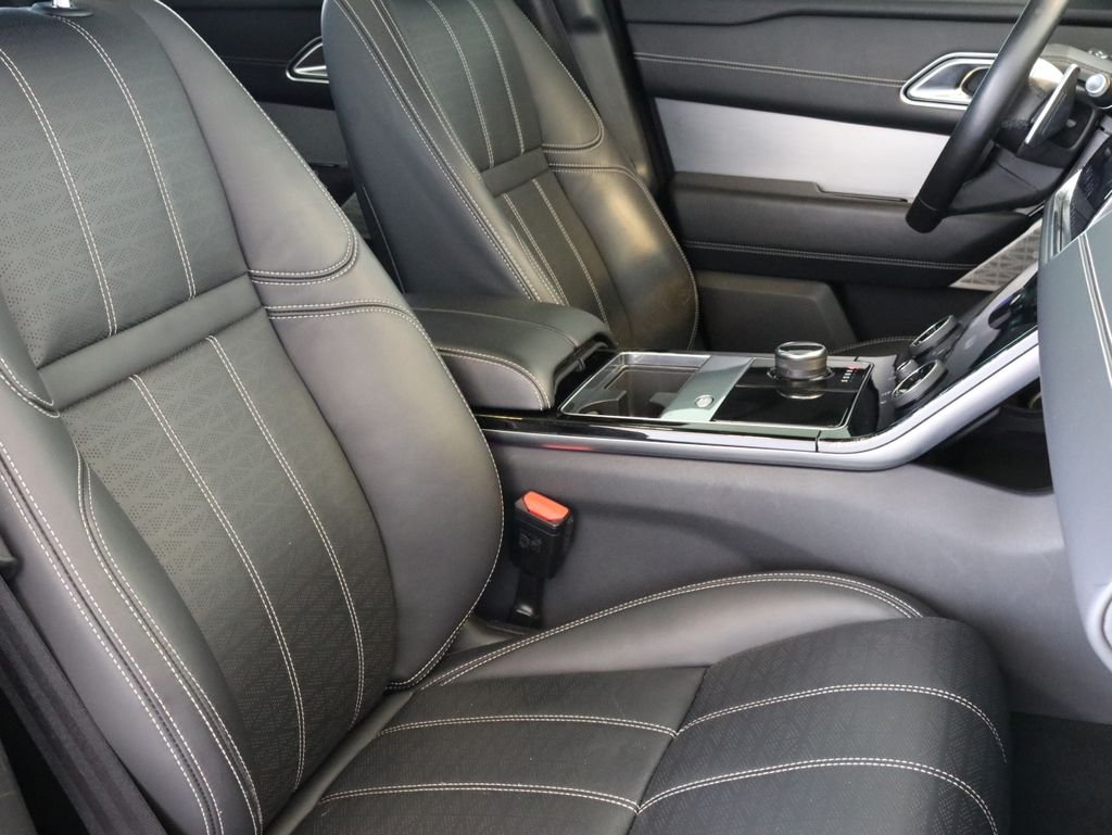 Used 2019 Red Land Rover HSE R-Dynamic image 47