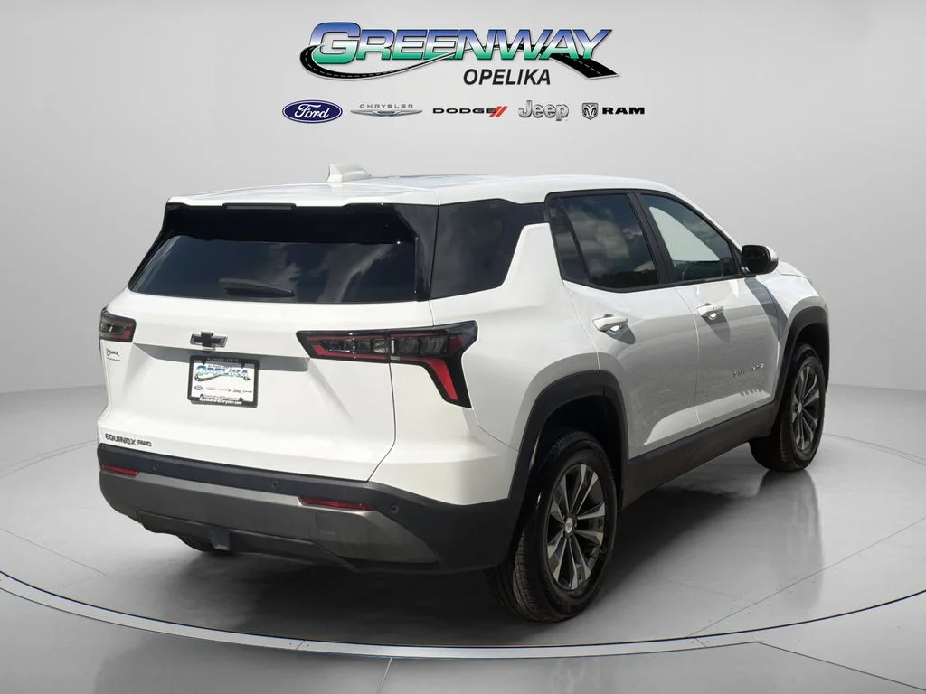Used 2025 White Chevrolet LT image 7