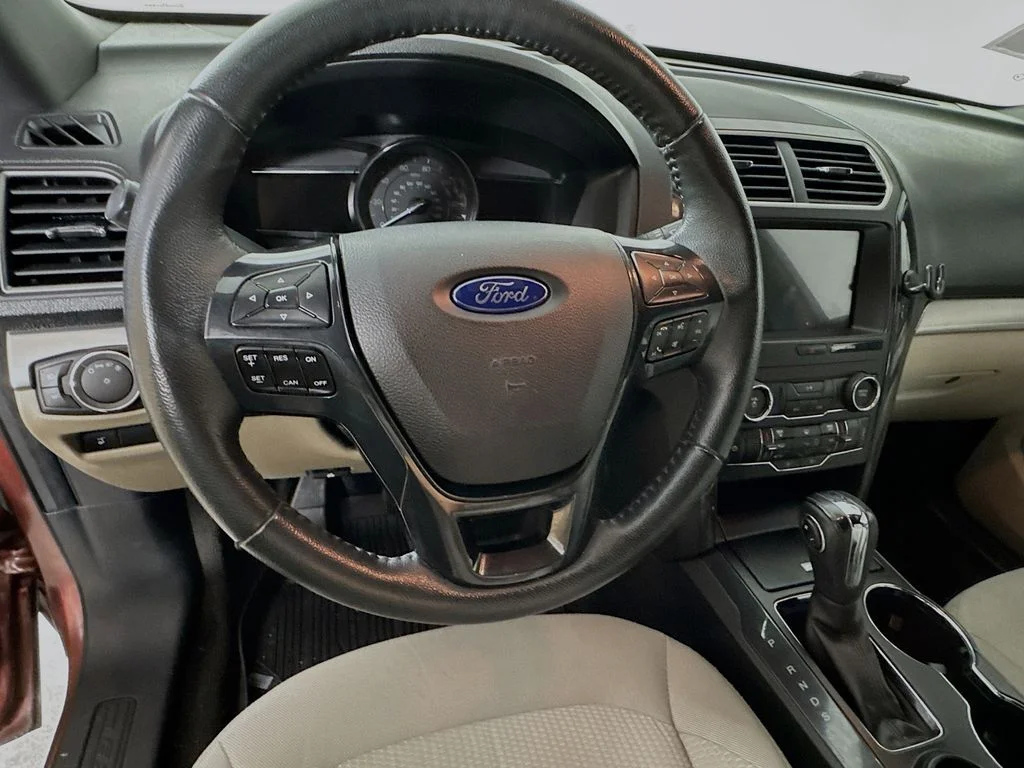Used 2018 Red Ford XLT image 11