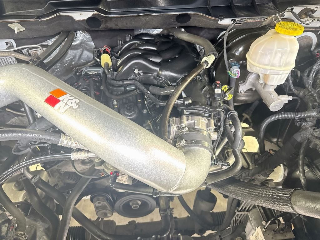 Used 2018 Bright White Clearcoat Ram SLT image 35