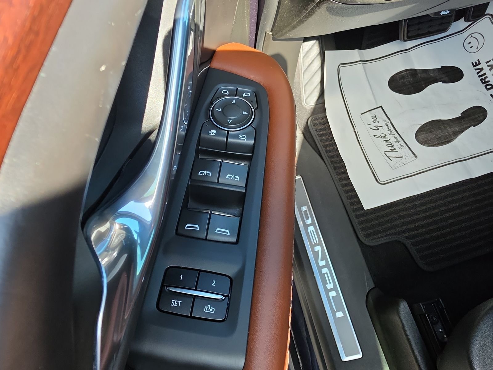 2023 GMC Yukon XL Denali Ultimate - Photo 15