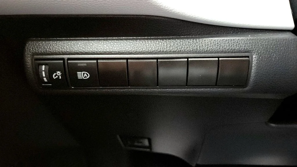 Used 2023  Toyota SE image 33
