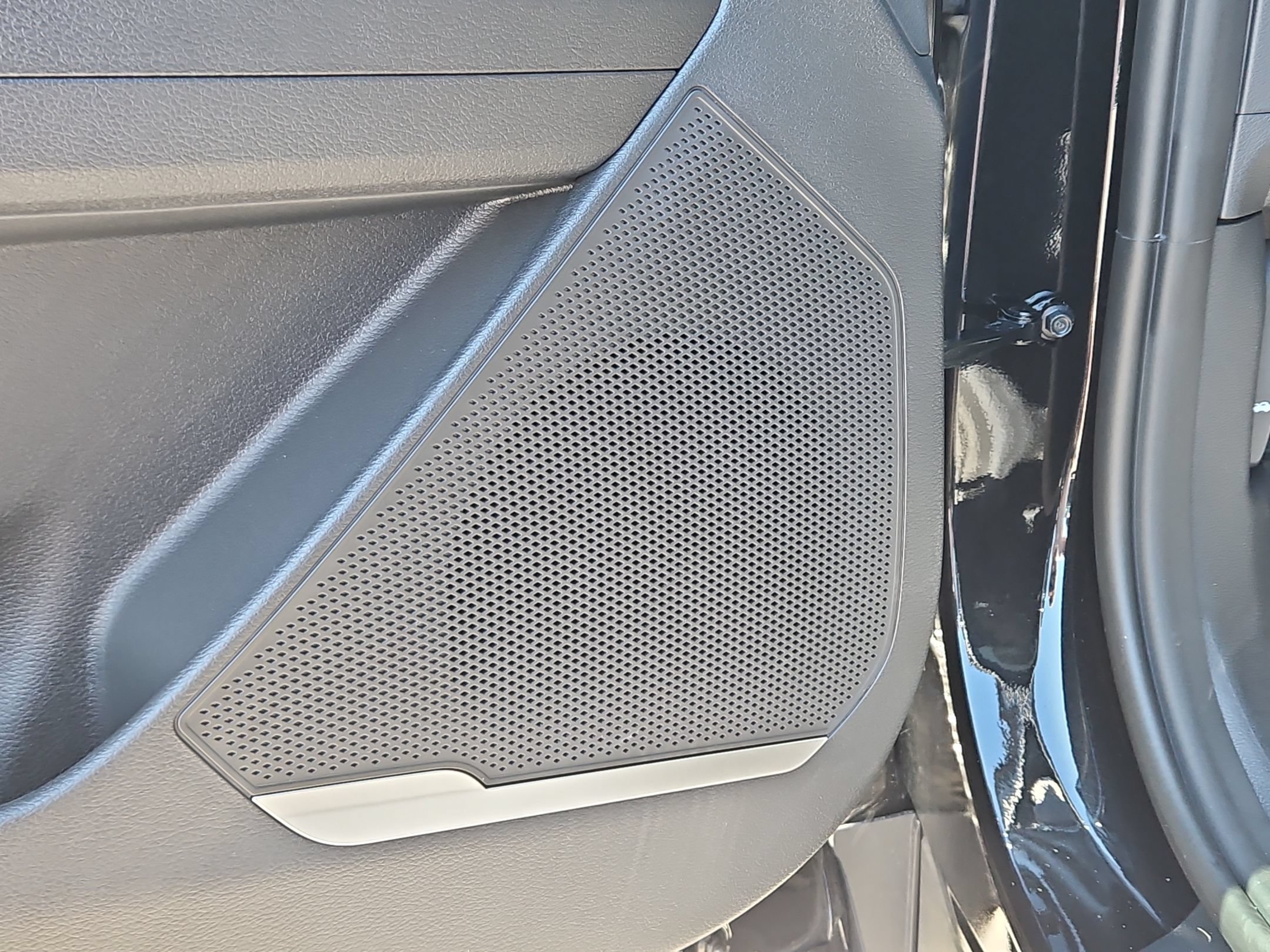 New 2027 Fusion Black Kia S image 17