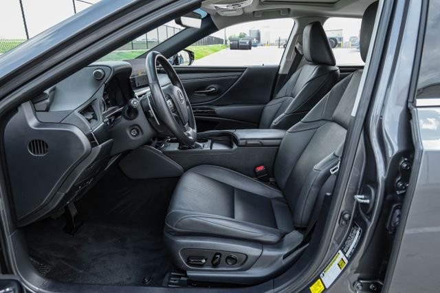 Used 2023 Gray Lexus 350 image 3