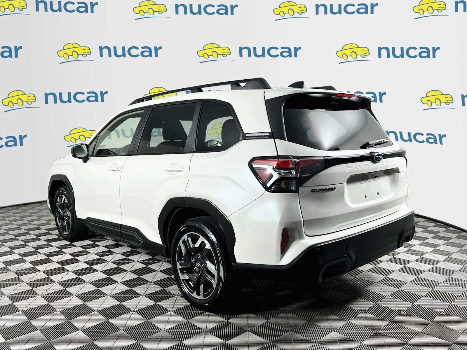 Used 2025 Crystal White Pearl Subaru Limited image 5