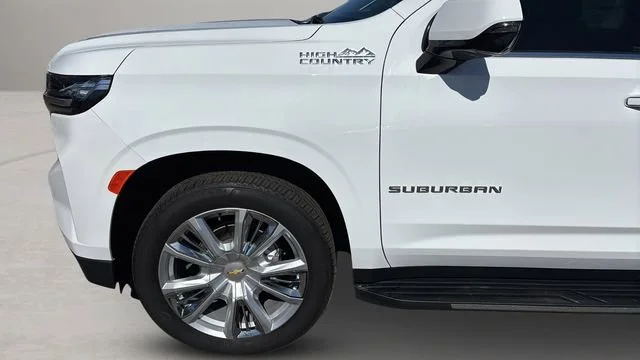 Used 2024 Summit White Chevrolet High Country image 34