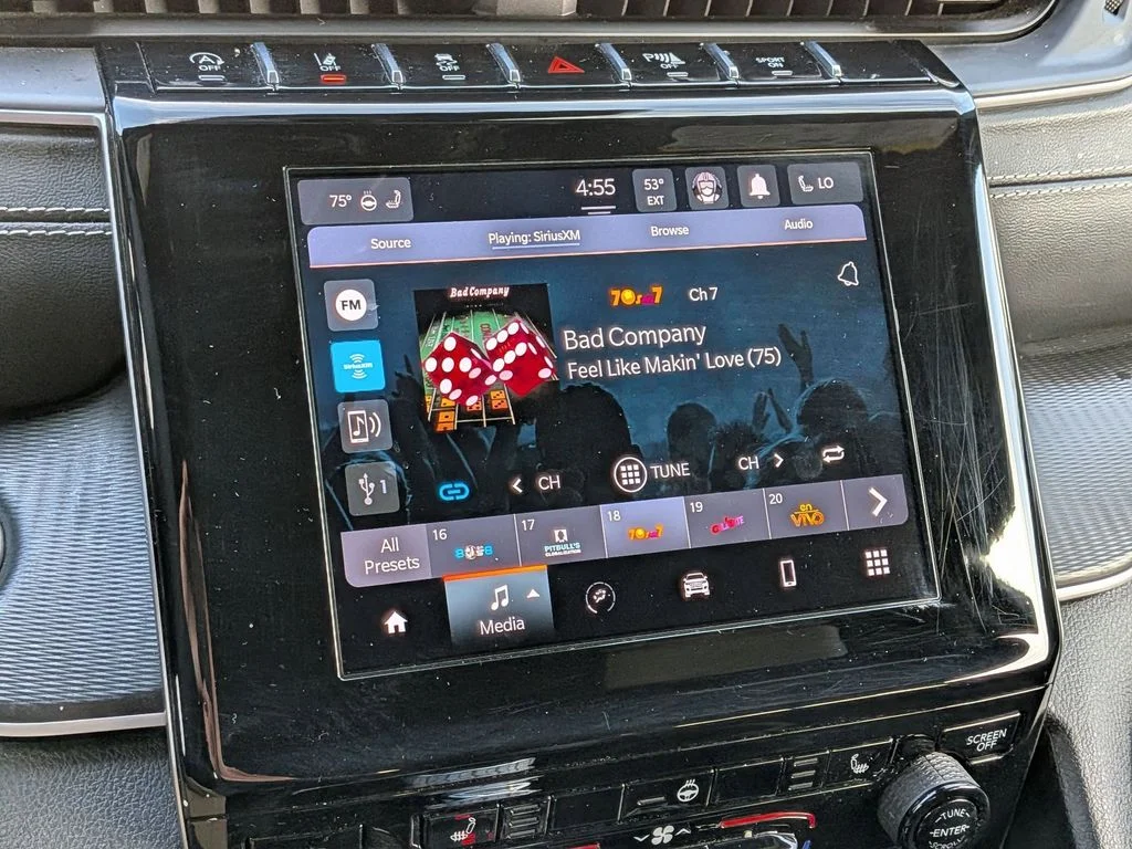 Used 2023 Red Jeep Altitude X image 18