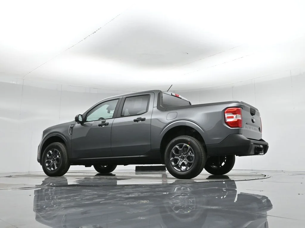New 2026 Carbonized Gray Metallic Ford XLT image 48