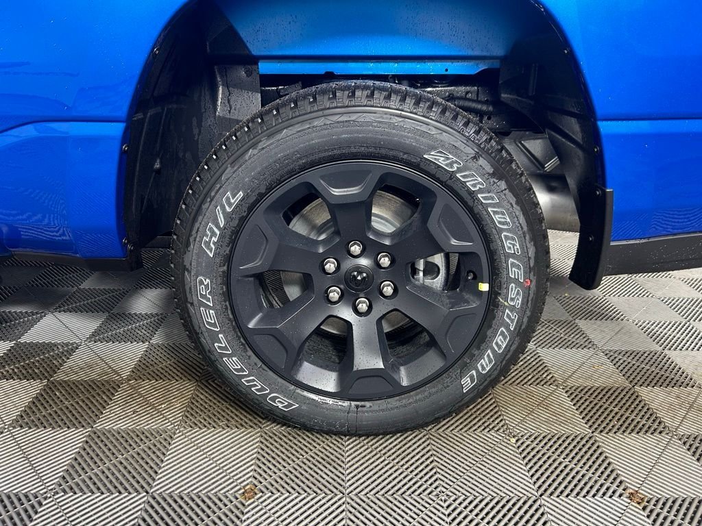 New 2026 Hydro Blue Pearlcoat RAM Express image 25