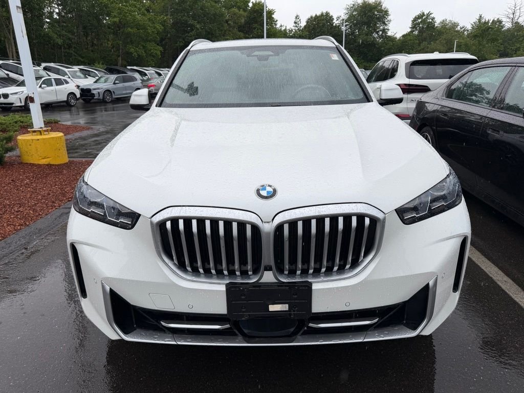 Used 2026 White BMW xDrive40i image 2