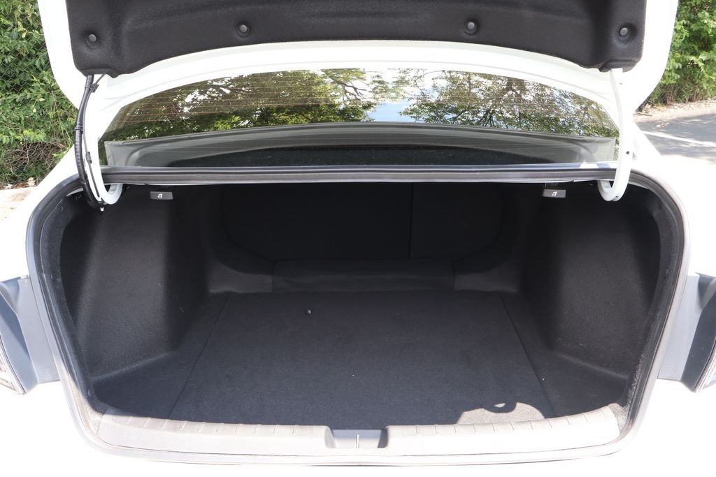 Used 2024 White Honda Base image 47