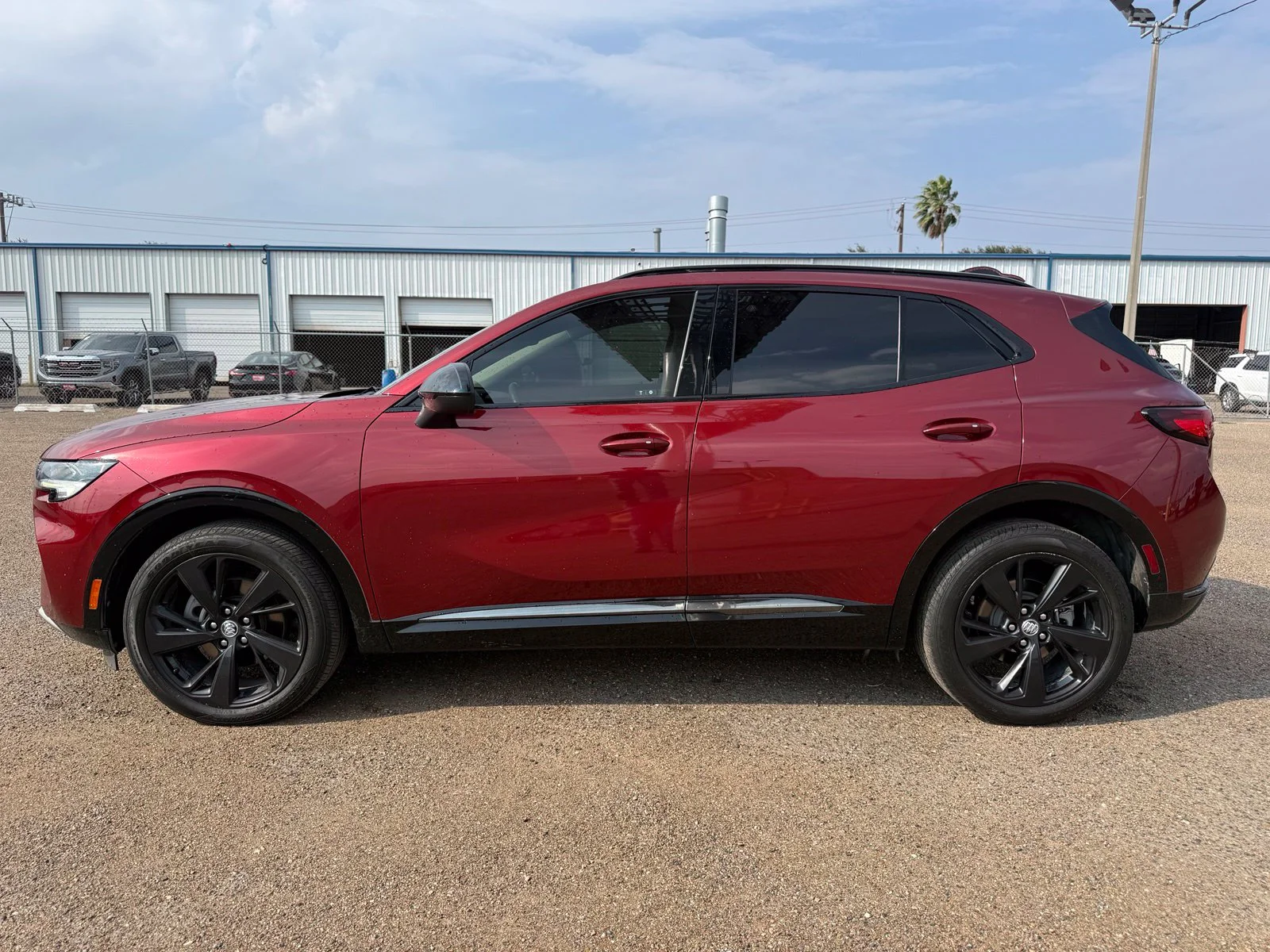 Used 2023  Buick Preferred image 3