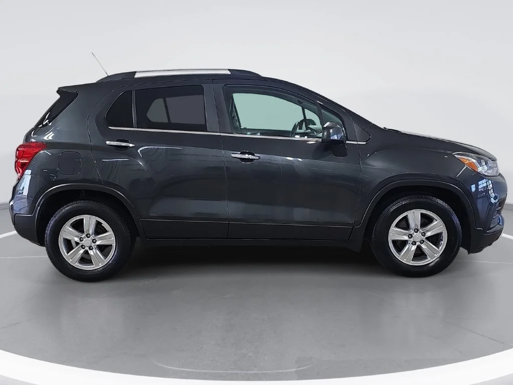 Used 2017 Gray Chevrolet LT image 2
