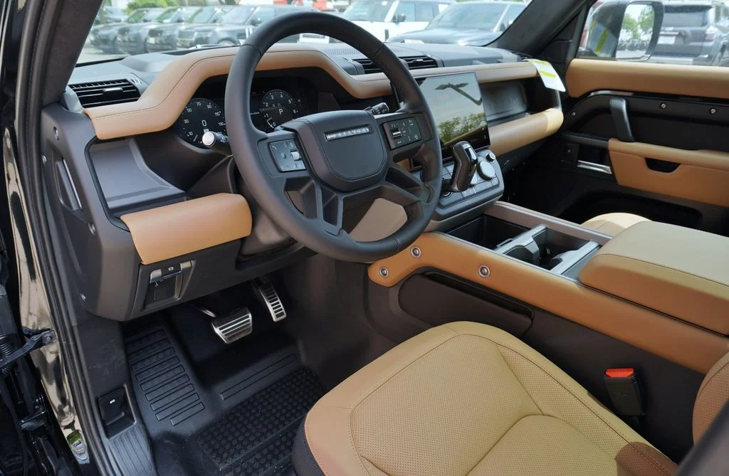New 2026 Santorini Black Land Rover X image 13