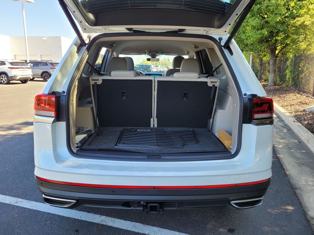 New 2026 White/off-white Volkswagen 2.0T SE w/Technology image 27