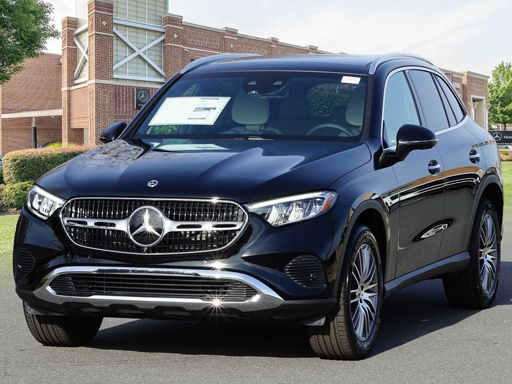 Used 2026 Black Mercedes-Benz GLC 300 image 4