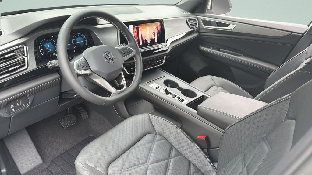 New 2026 Opal White Pearl Volkswagen 2.0T SE image 29