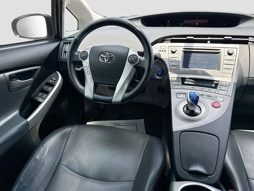 Used 2014 Red Toyota Five image 26