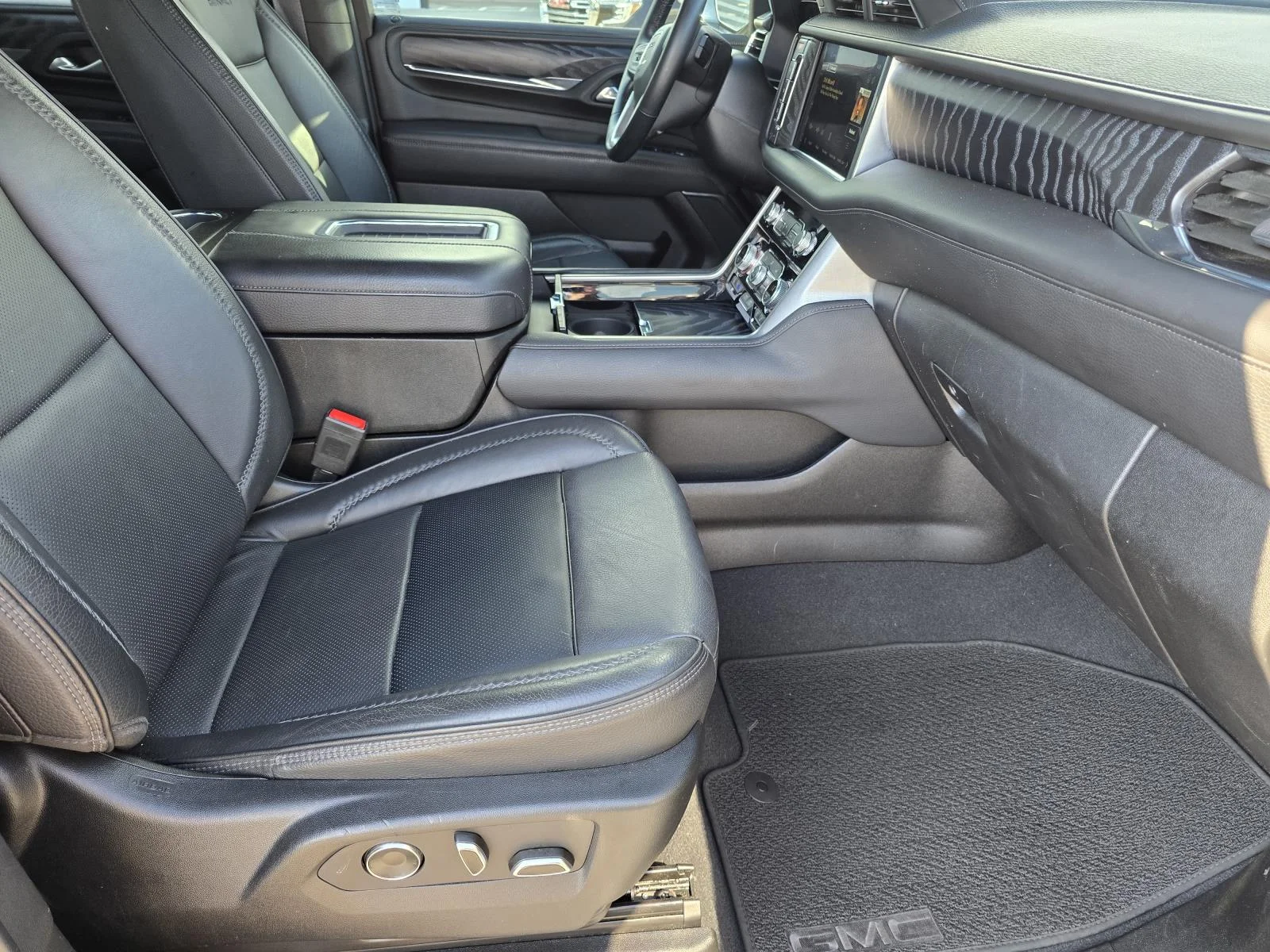 Certified Used 2023 ONYX BLACK GMC Denali image 21