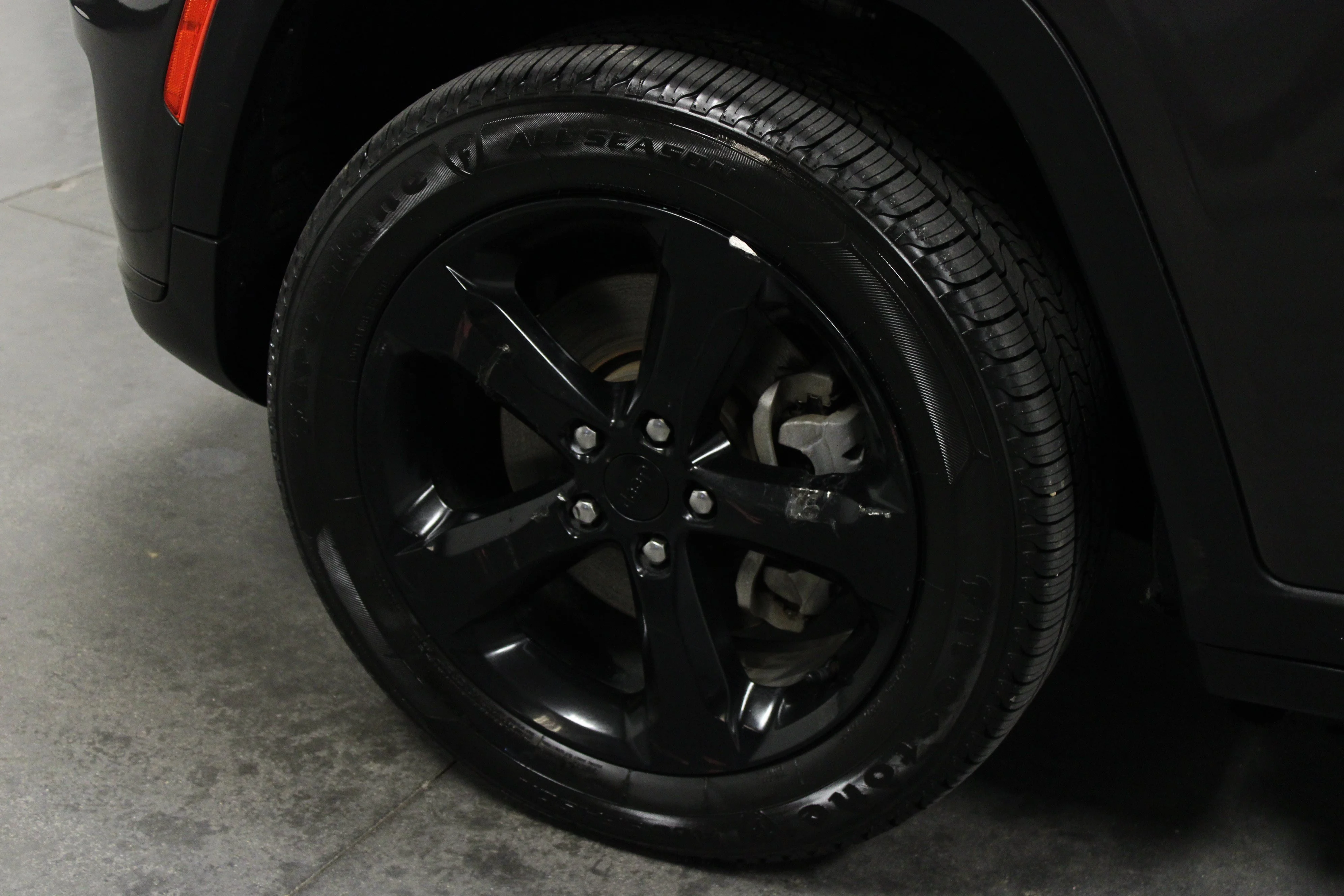 Used 2022 Baltic Gray Metallic Clearcoat Jeep Altitude image 10