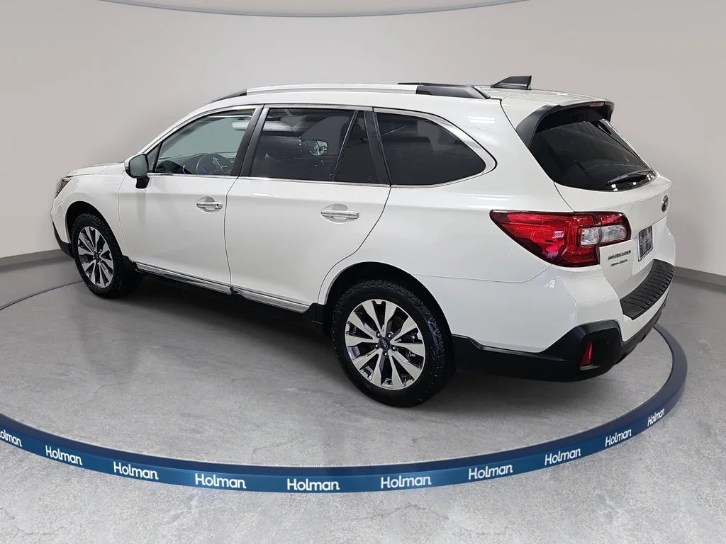 Used 2019 White Subaru 2.5i image 9
