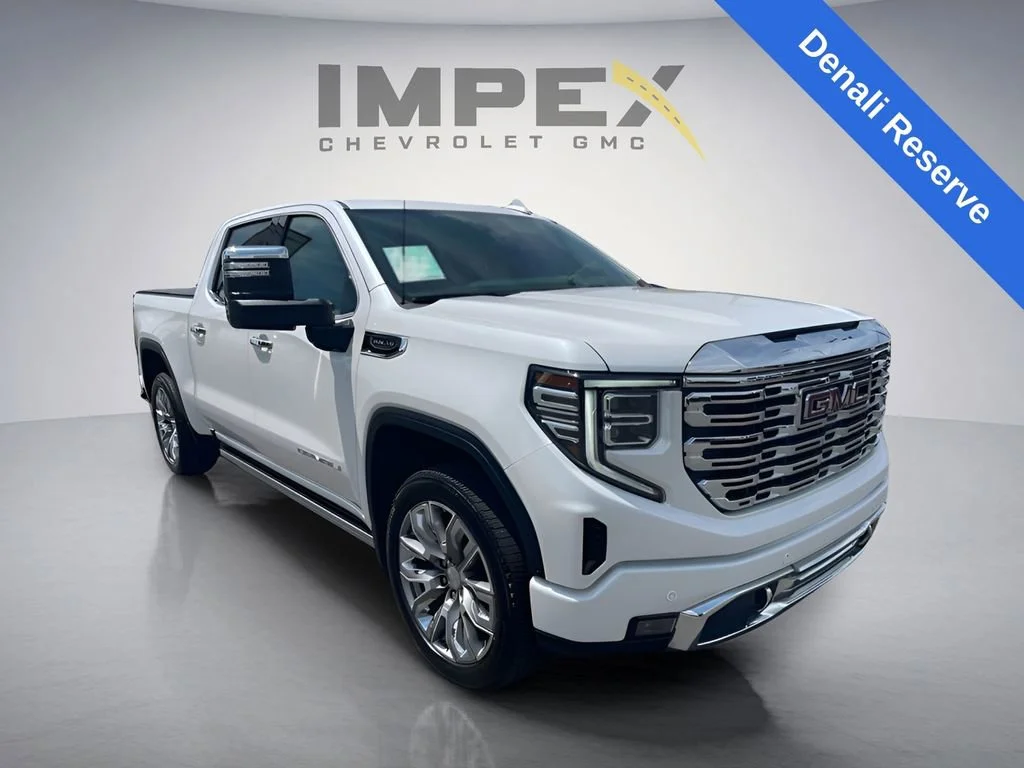 Used 2024 White Frost Tricoat GMC Denali image 7