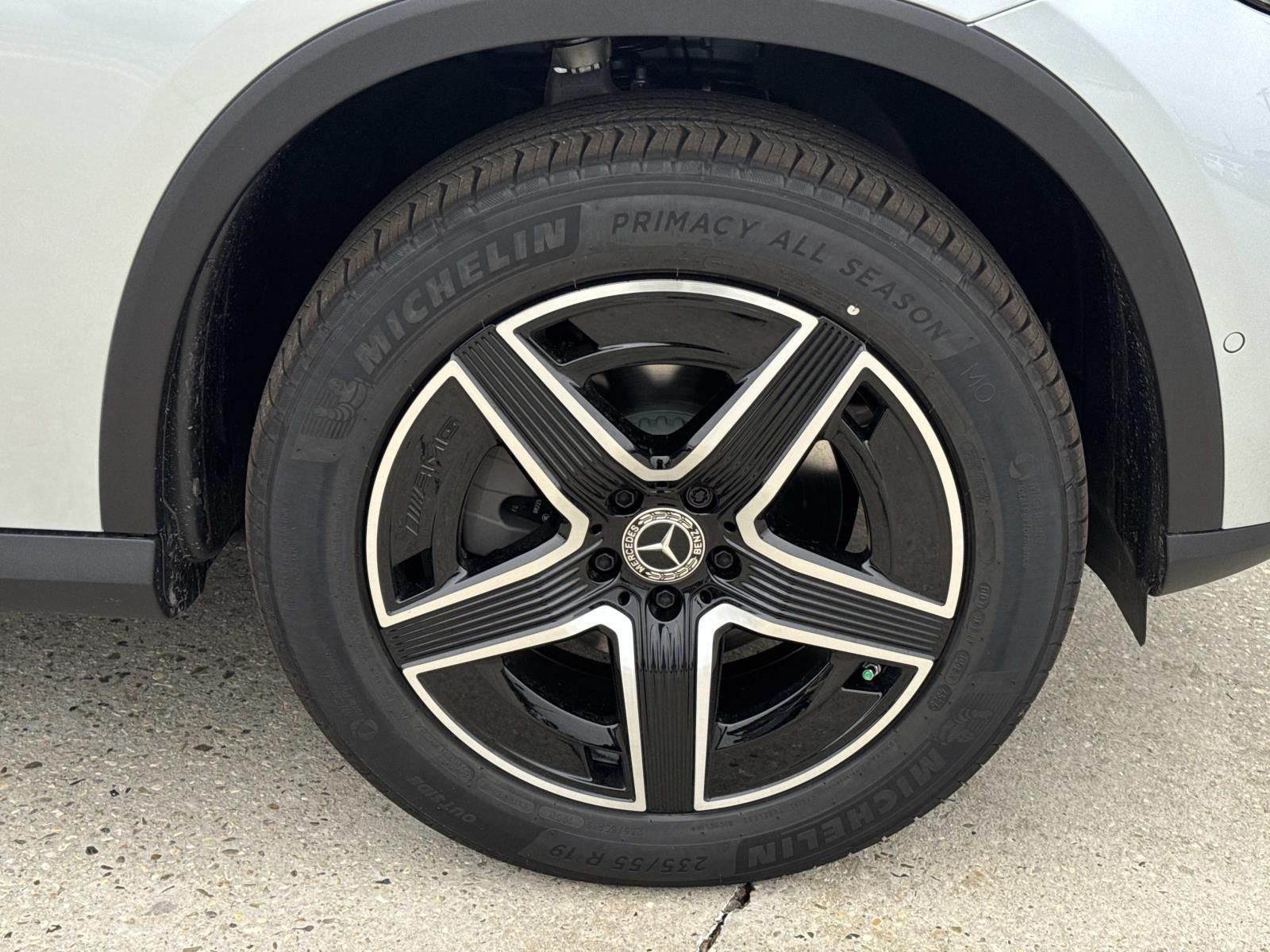 New 2026 Silver Mercedes-Benz GLC 300 image 3