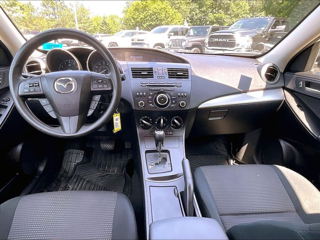 Used 2013 White Mazda i Sport image 20