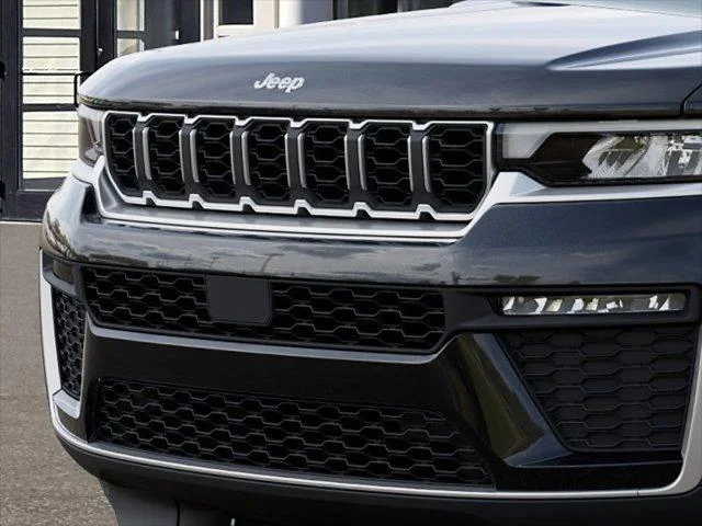 New 2026 Diamond Black Crystal Pearlcoat Jeep Limited image 11