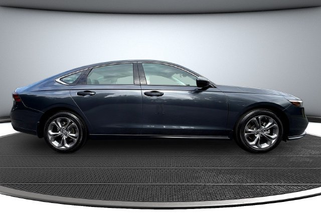 Used 2024  Honda EX image 4