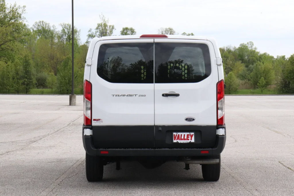 Used 2025 Oxford White Ford Base image 8
