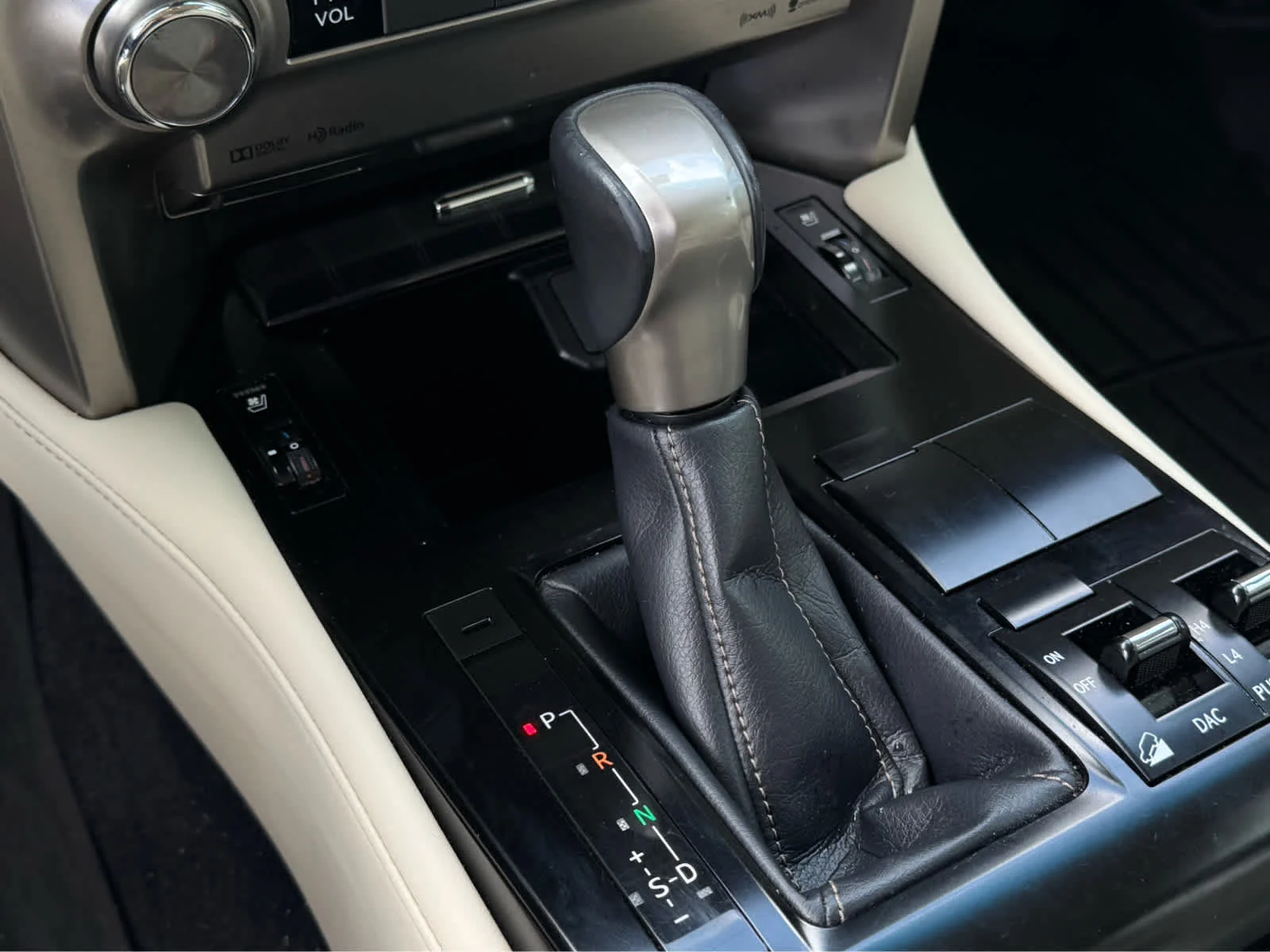 Used 2021 Starfire Pearl Lexus Premium image 18