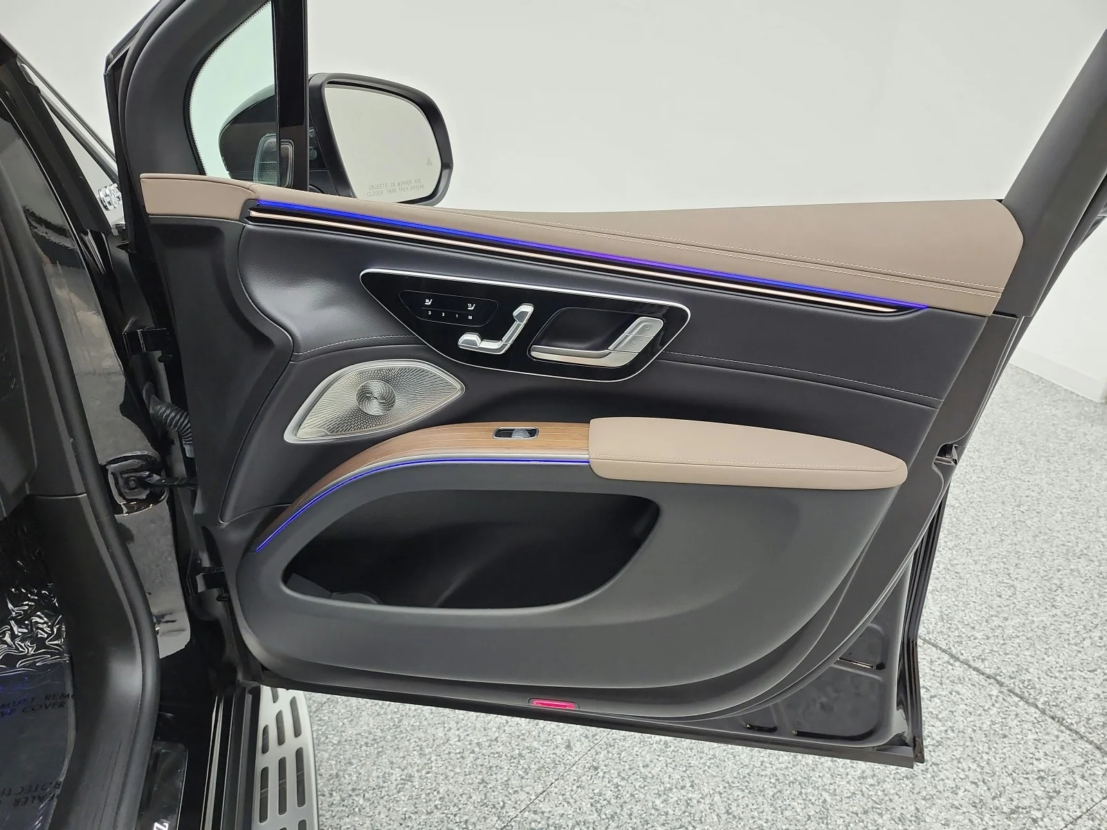 Used 2023 Obsidian Black Metallic Mercedes-Benz EQS 450 4MATIC® SUV image 19