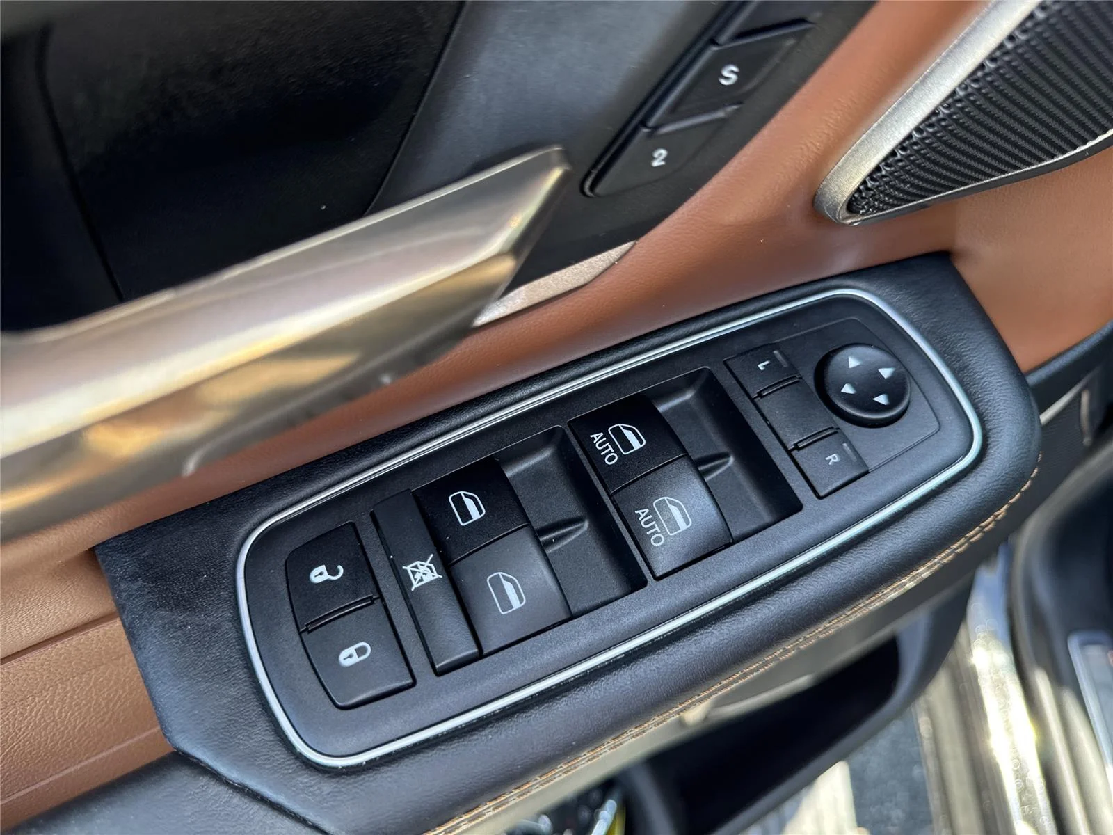 Used 2019 Diamond Black Crystal Pearlcoat Ram Longhorn image 18