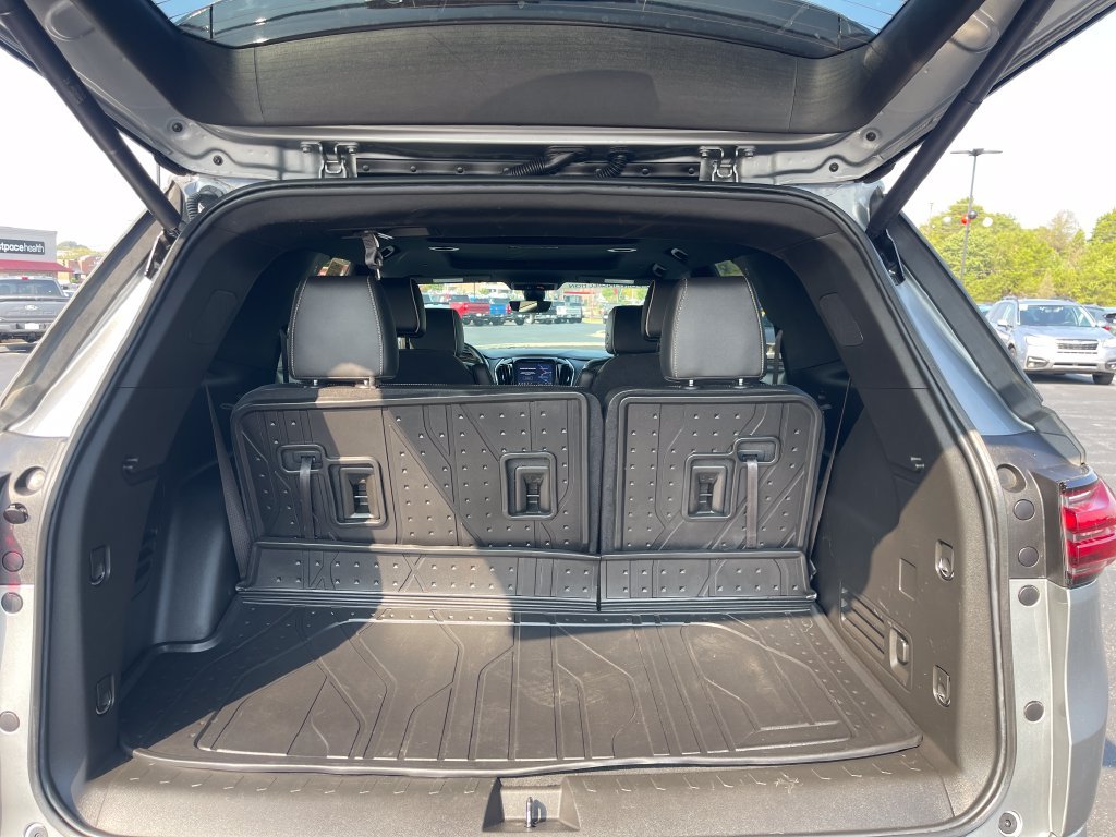 Used 2023 Gray Chevrolet Premier image 9