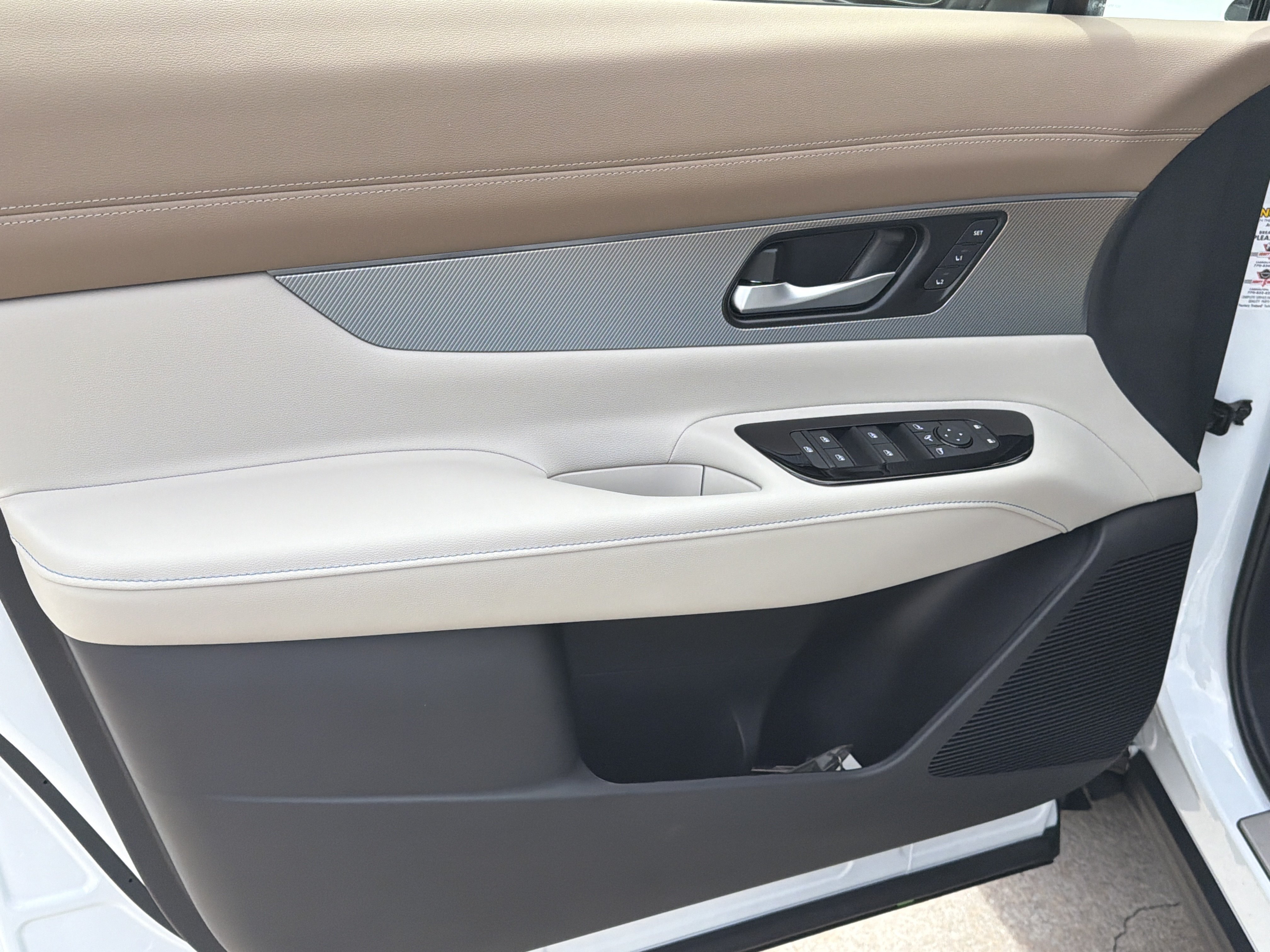 New 2026 Everest White Pearl Tricoat Nissan Platinum image 11