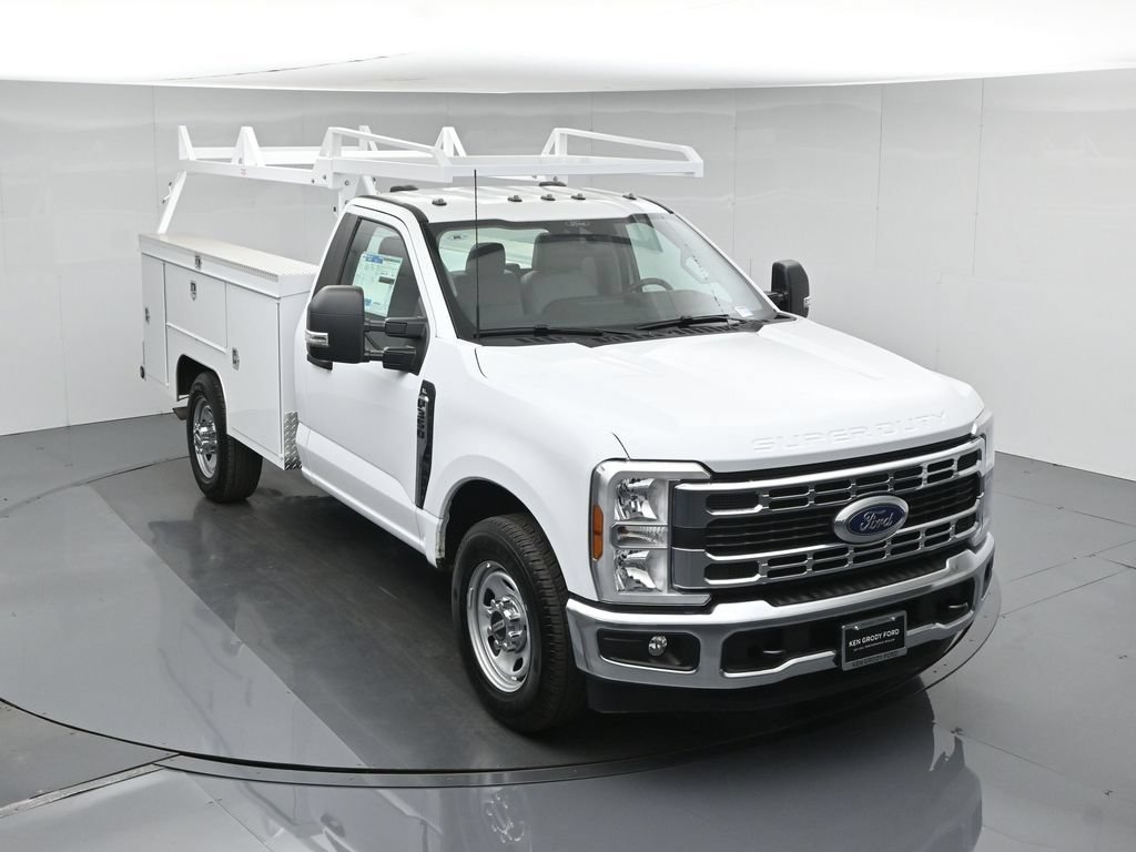 2026 Ford F-350 Super Duty Chassis Cab XL - Photo 40