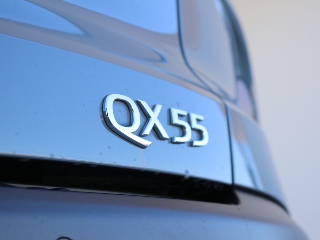 Certified Used 2025 Gray INFINITI LUXE image 25
